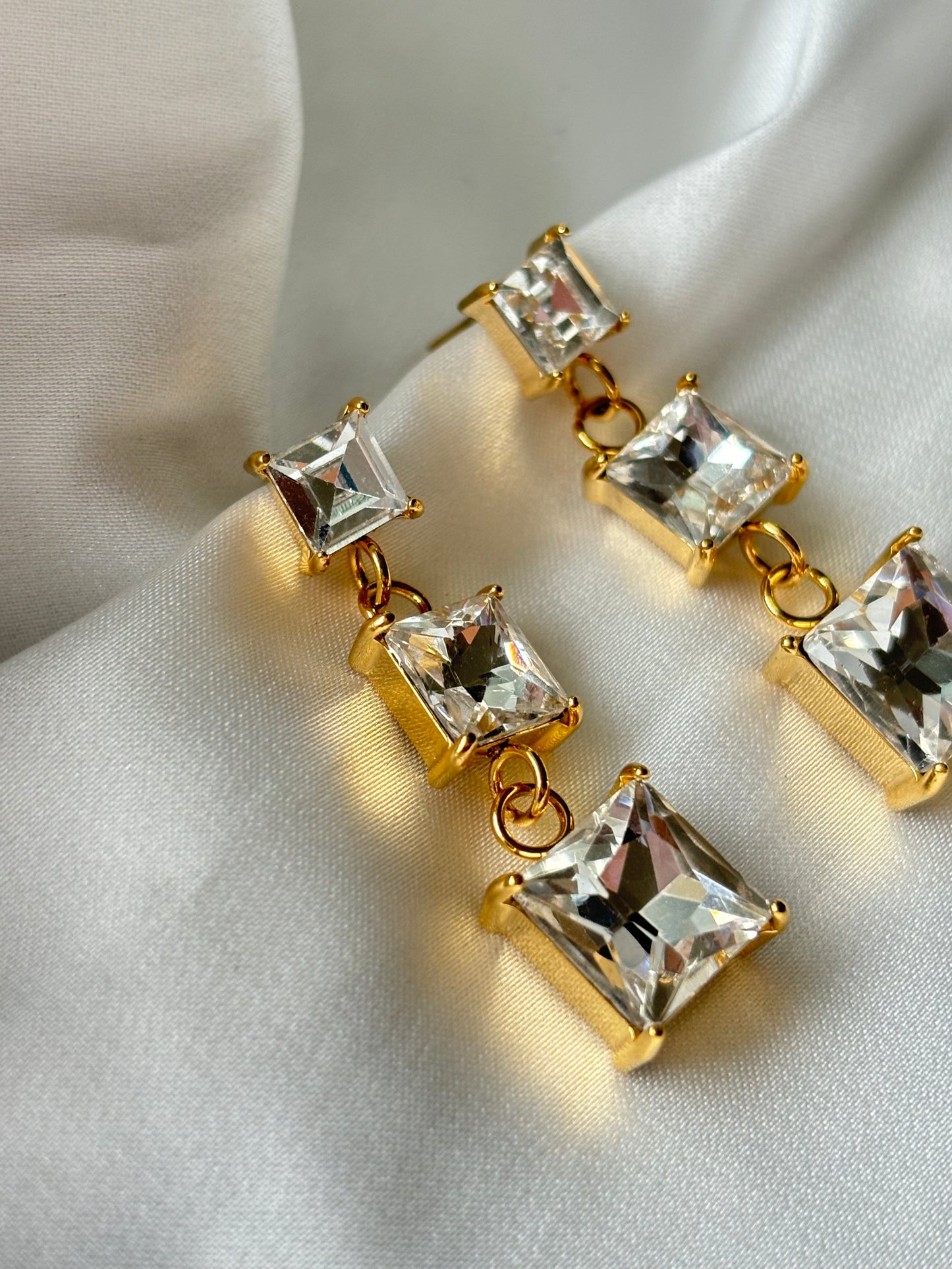 Diana Diamond Danglers