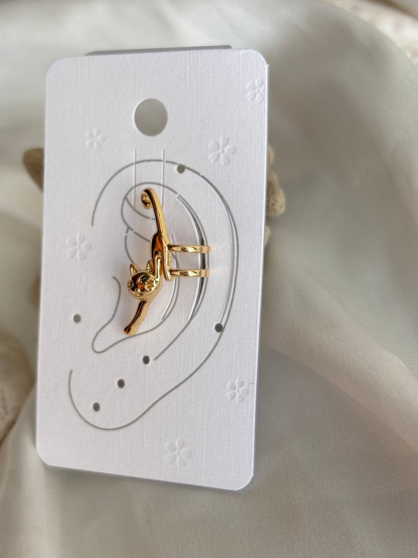 Hey Kitty - Ear Cuff