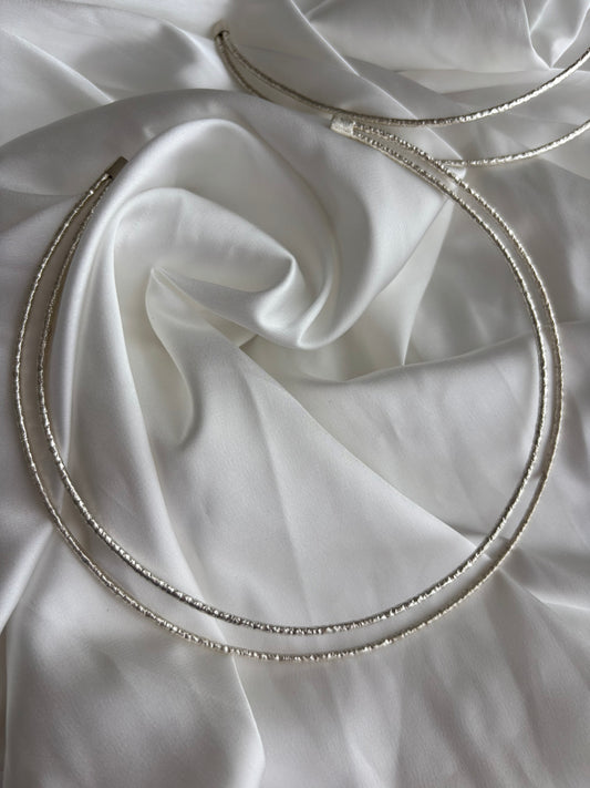 Raahi silver choker