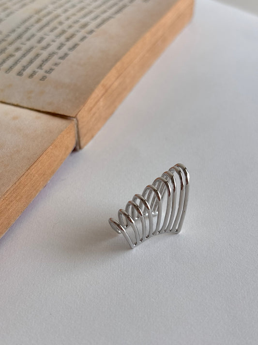 ‘Sizzling’ Silver Earcuff
