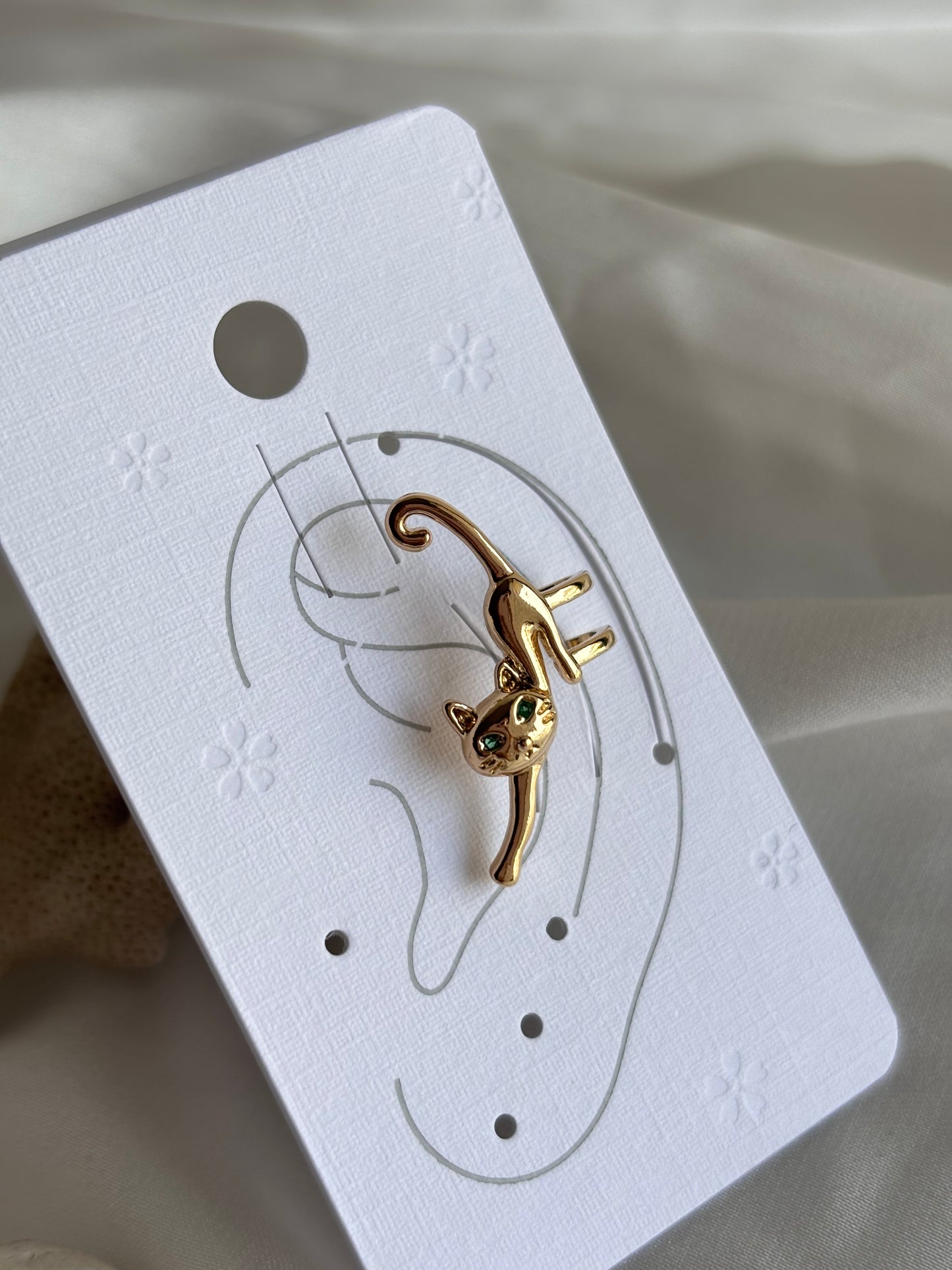 Hey Kitty - Ear Cuff