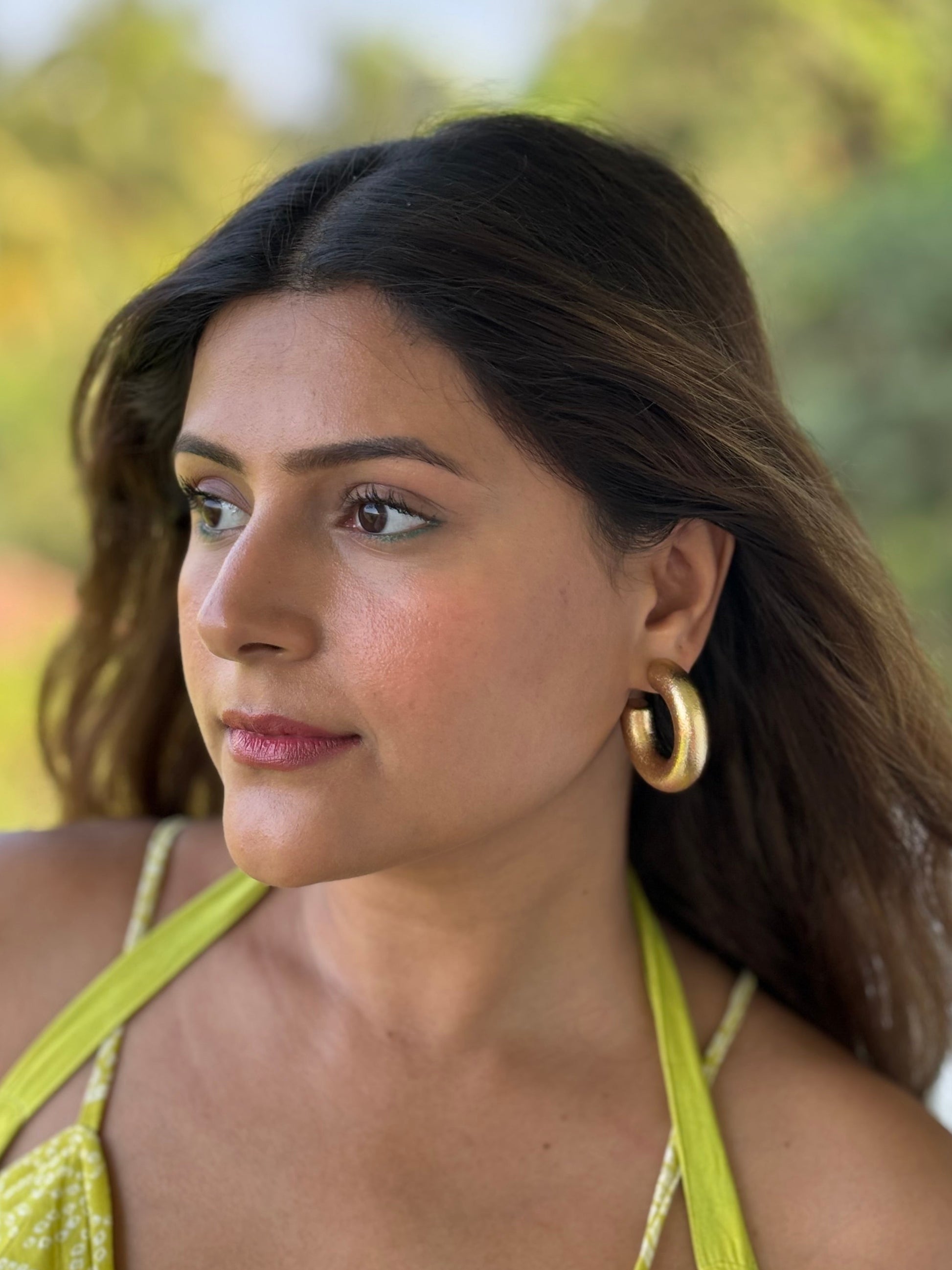 Influencers in everyday matte hoops 