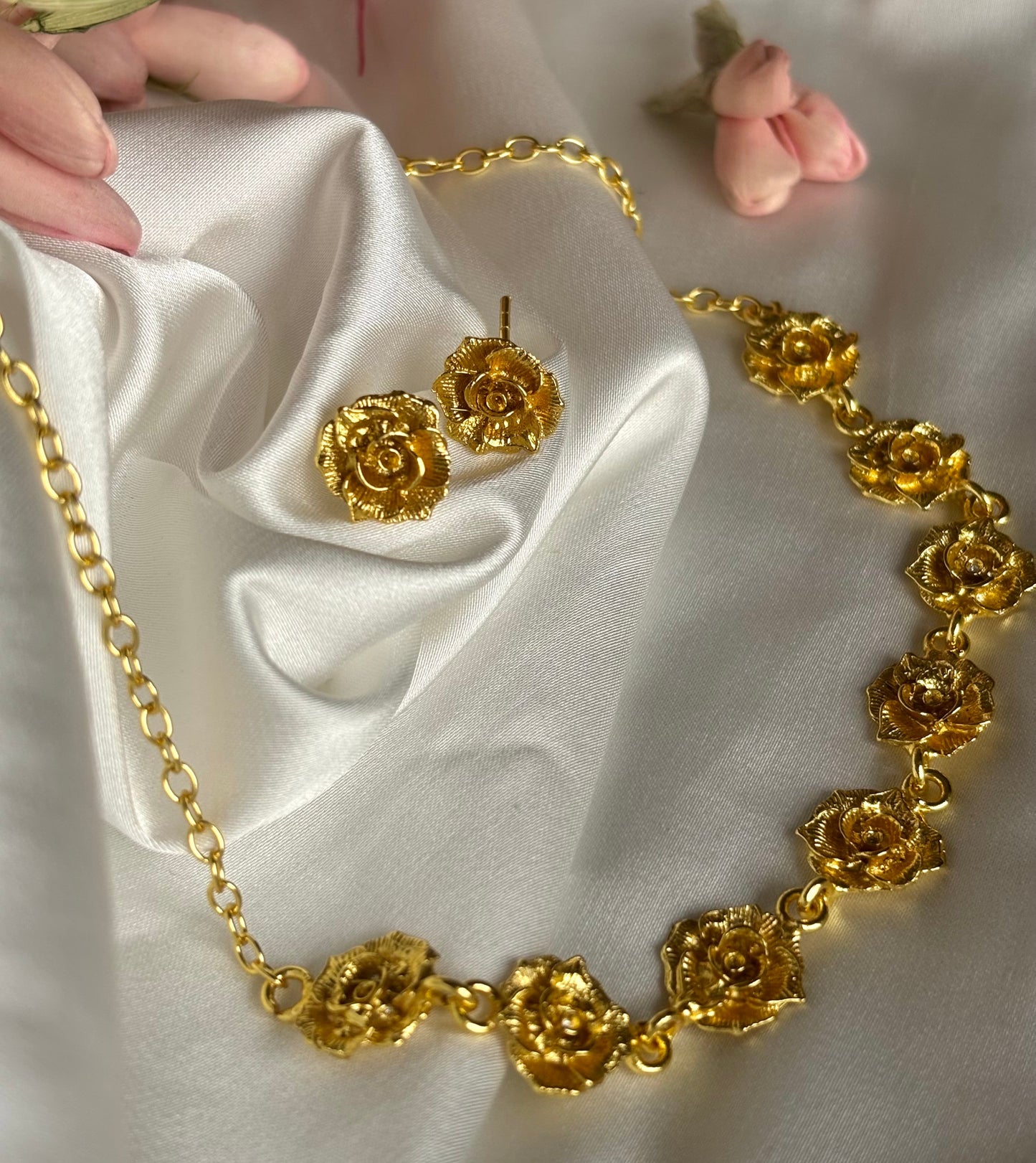 Gulab Pankh - Gold Choker Set
