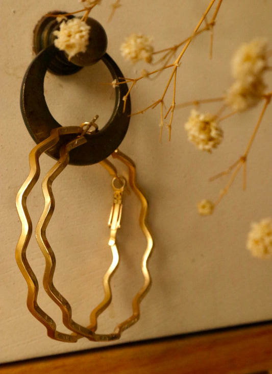 Zigzag fashionable must have hoop earrings 
